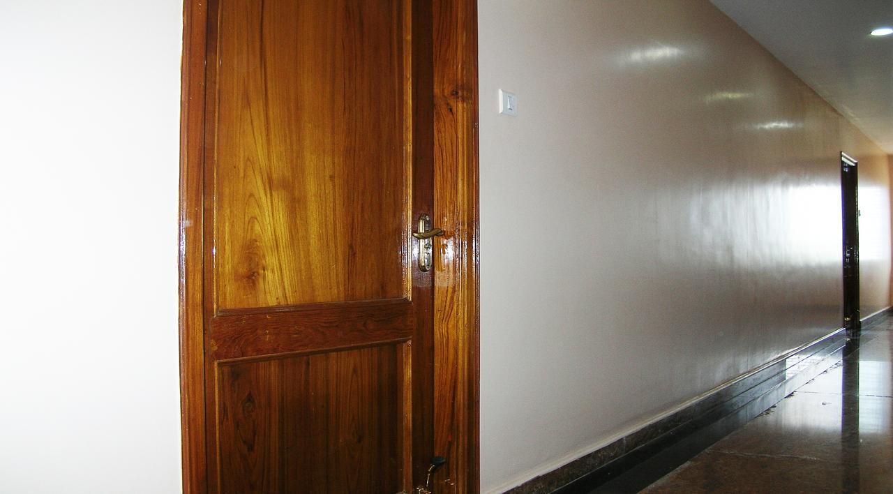 Athidhi Residency Hotel Tirupati Exterior photo
