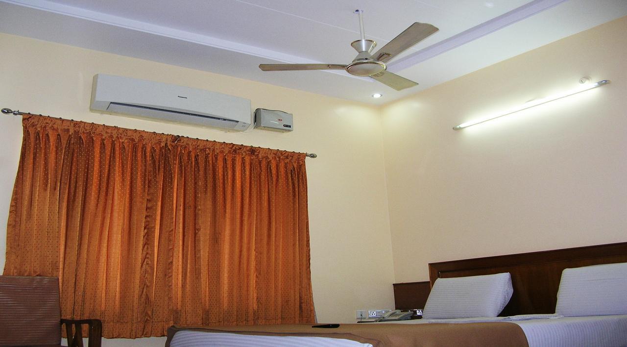 Athidhi Residency Hotel Tirupati Exterior photo