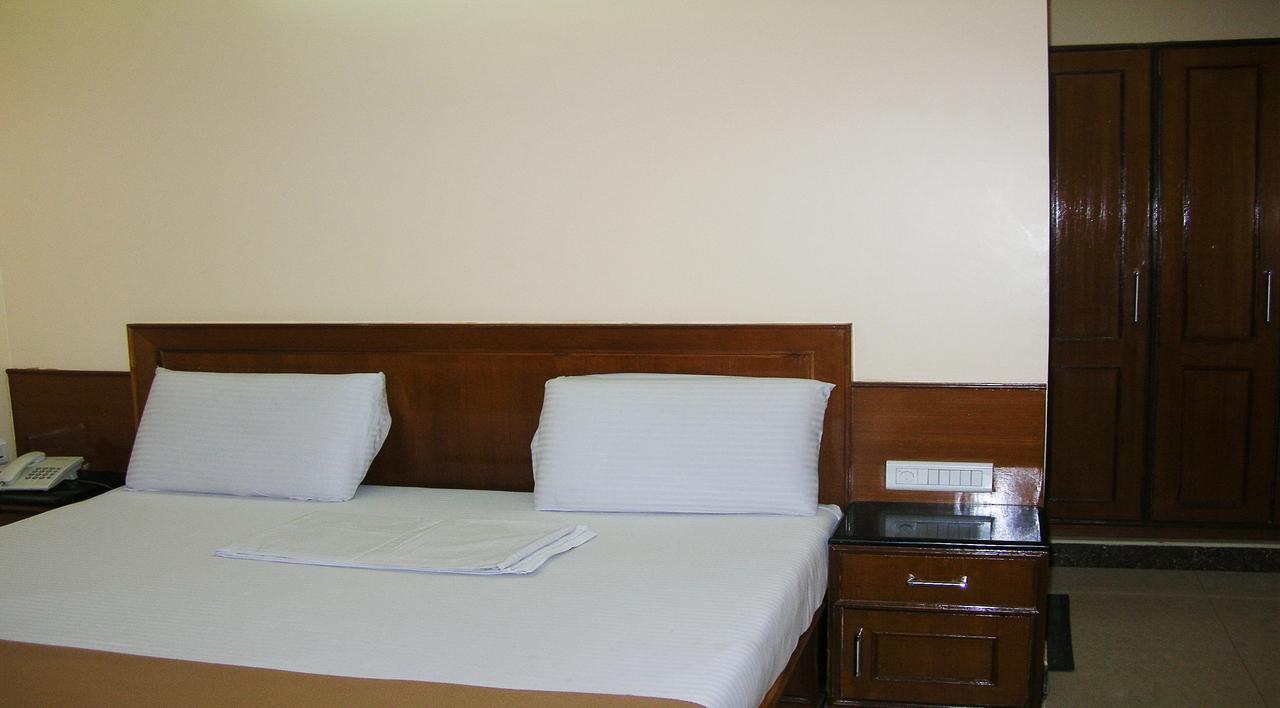 Athidhi Residency Hotel Tirupati Exterior photo